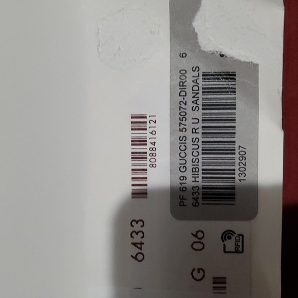 Sz 6 men's 9 women's NIB $590 Gucci pool slides - Picture 3 of 4